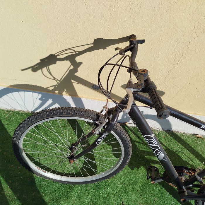 Bicicleta GKX em bom estado