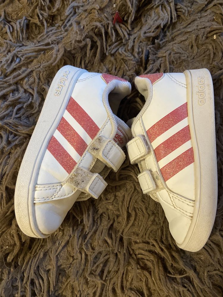 Кросівки дитячі на дівчинуAdidas