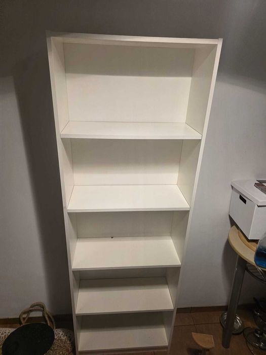 Biały regał, stan bardzo dobry