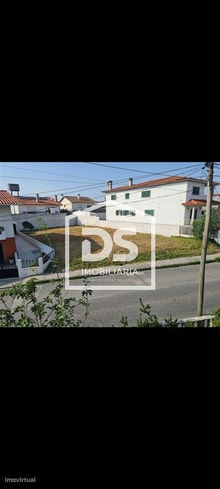 Terreno para Construção com Projeto Aprovado – Localização Privilegiad