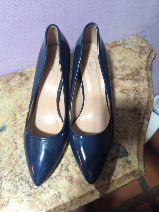 Sapatos azuis elegantes