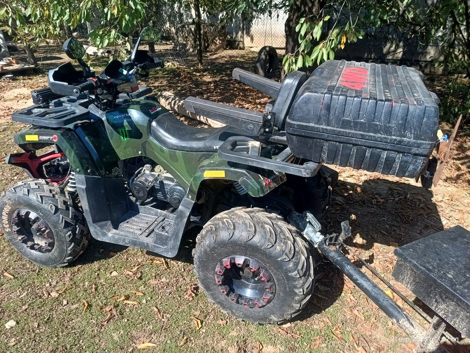 Квадроцикл з прицепом