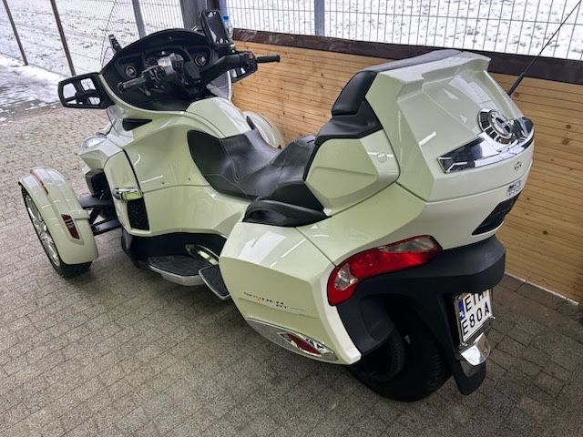 Sprzedam Can-Am Spyder RT (na kat. B)