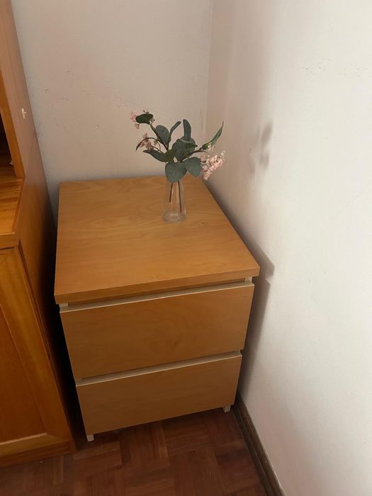 Mesa de Cabeceira IKEA