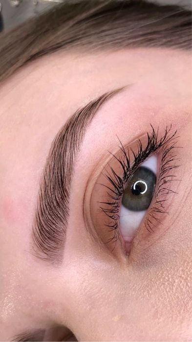 Брови/Окрашивание и ламинирование бровей