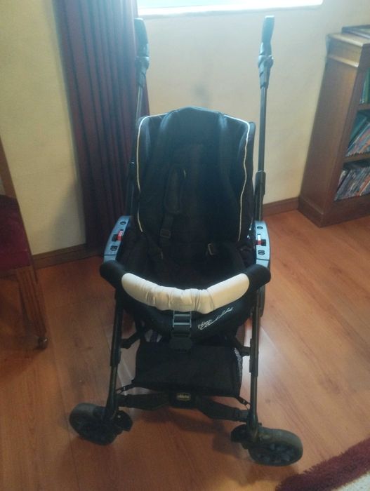 Trio da Chico (carrinho com cadeira, ovo, alcofa e base para carro)