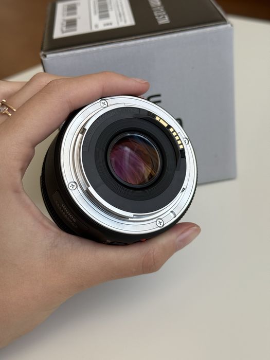Обєктив canon 50mm ef stm