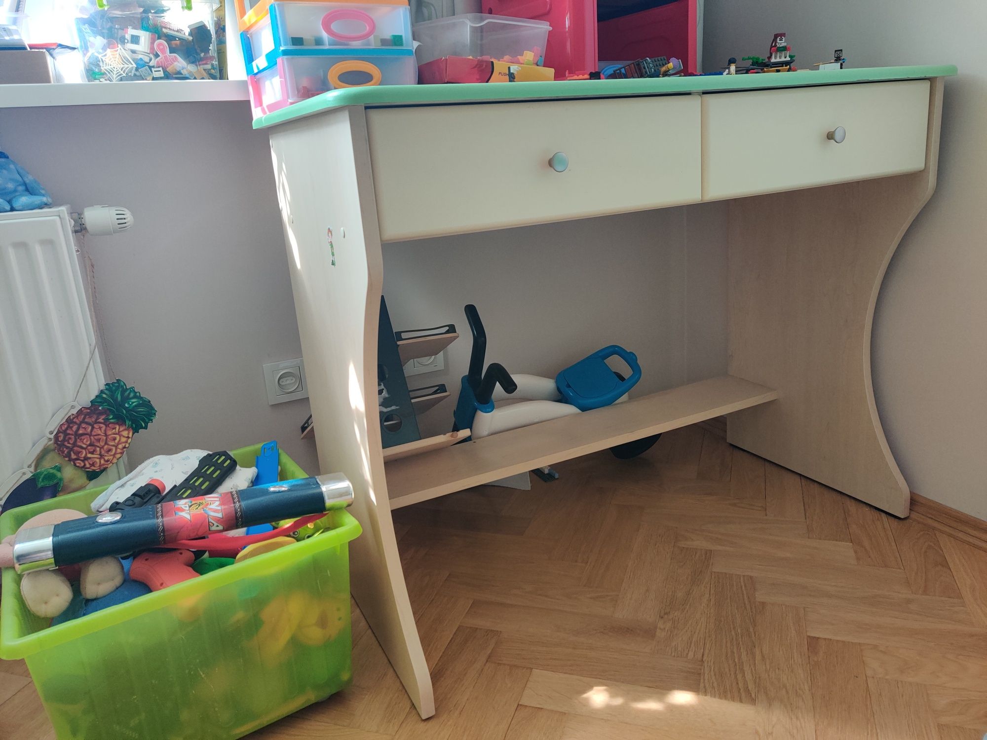 Дитячі меблі Капітошка комплект шафа +стелажі +стіл+ ящик для іграшок