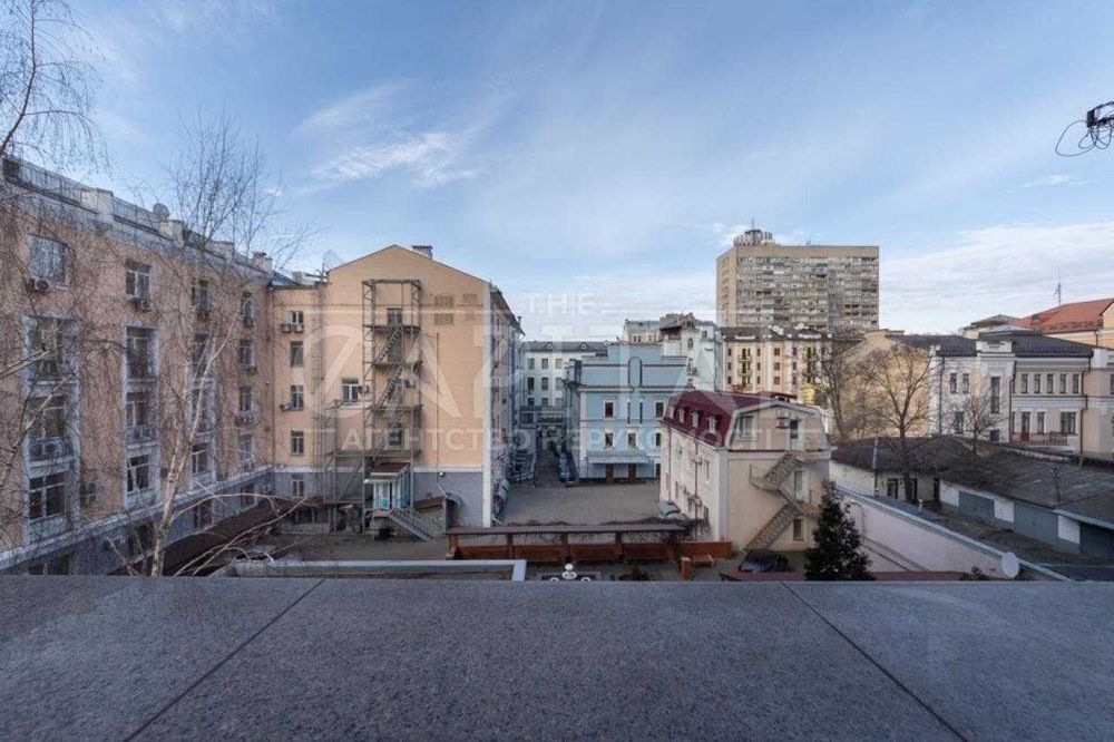 Продаж квартири, вул. Пирогова, Шевченківський район, Центр