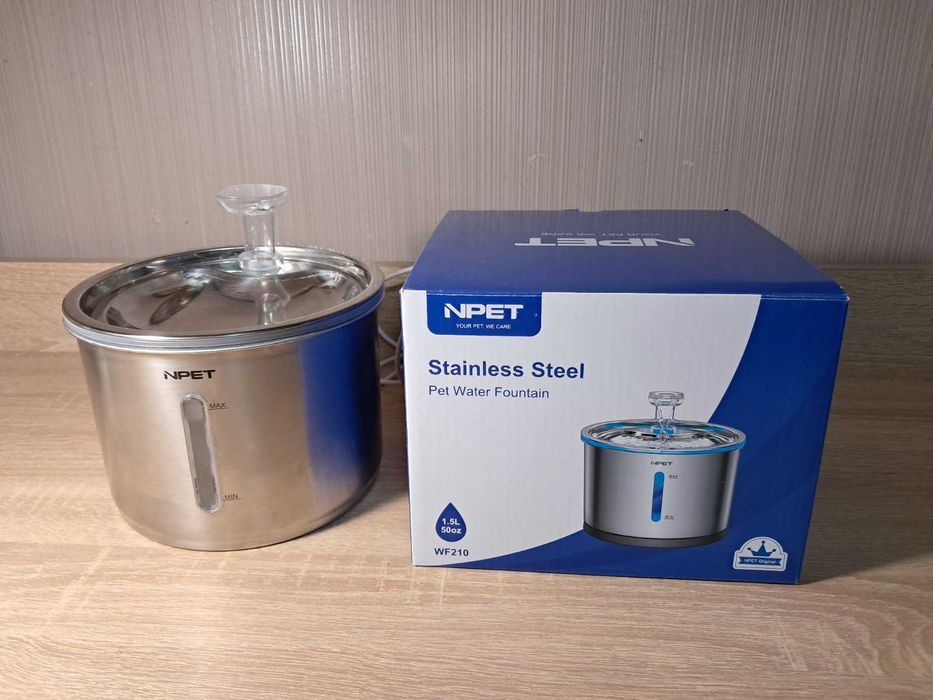 Автоматическая поилка (фонтан) для животных.