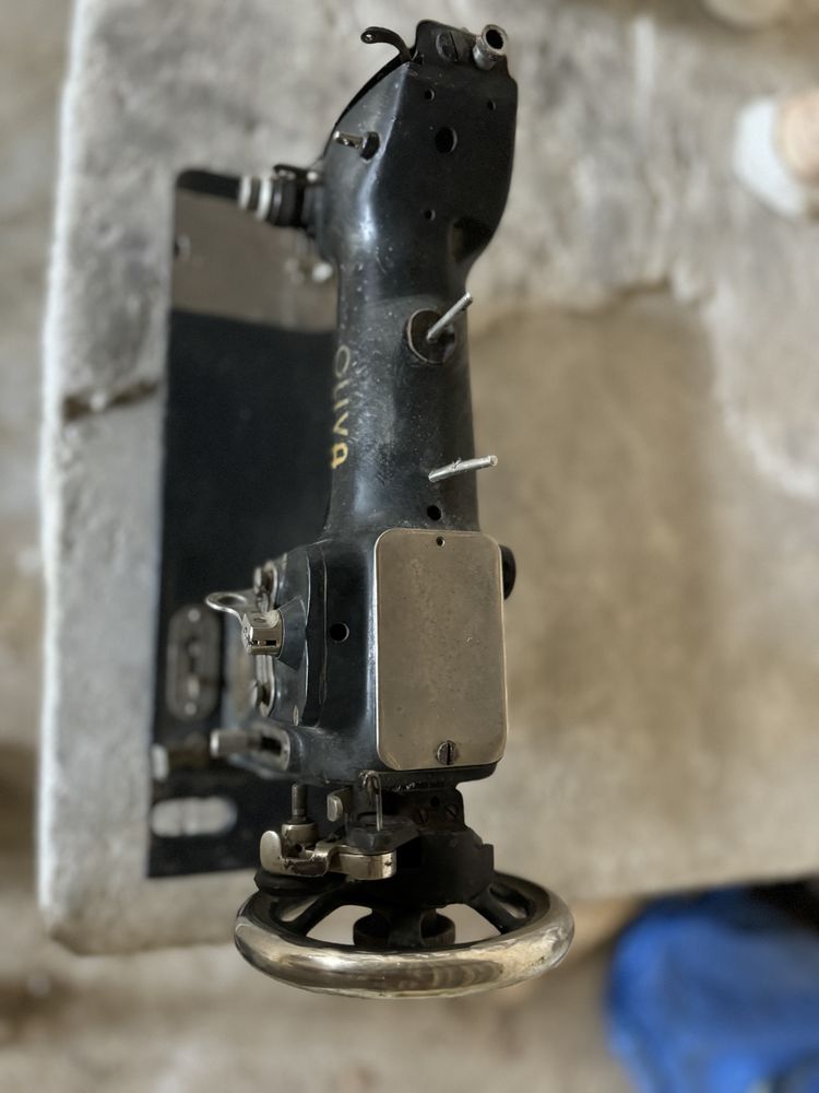 Maquina de costura OLIVA