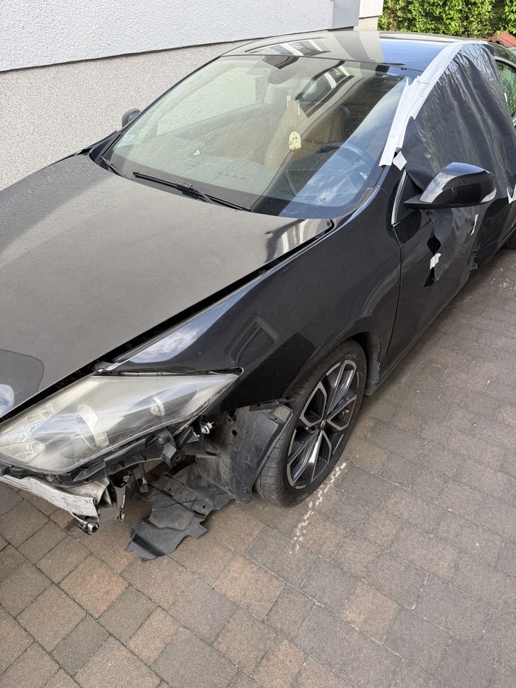Renault Laguna Coupe uszkodzone