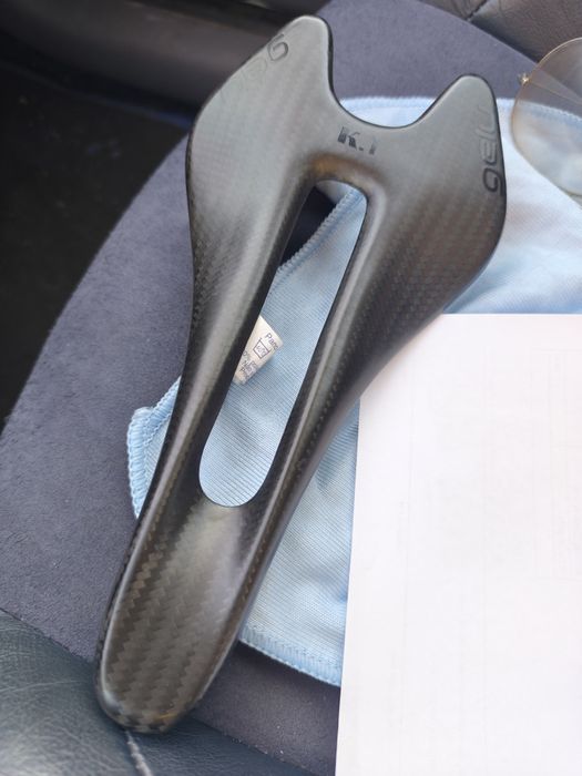 Selim Gelu em carbono