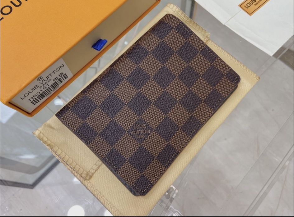 Carteira/ porta passaporte Louis Vuitton