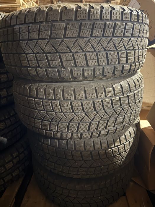 Резина зимняя с дисками r18   Таурег