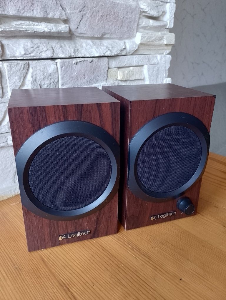 Акустика/колонки Logitech Z240  10/20вт ( відмінний стан)