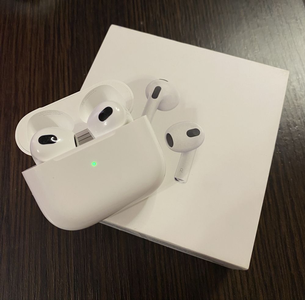 Оригінальні навушники Apple AirPods 3