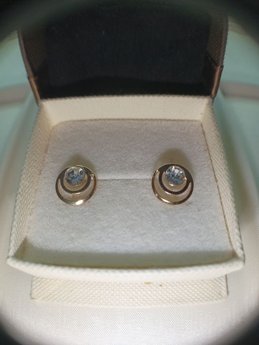 Srebro pozłacane kolczyki sztyfty 925 sprężynki cyrkonie