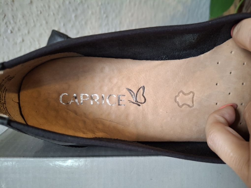 Caprice  skórzane baleriny 38