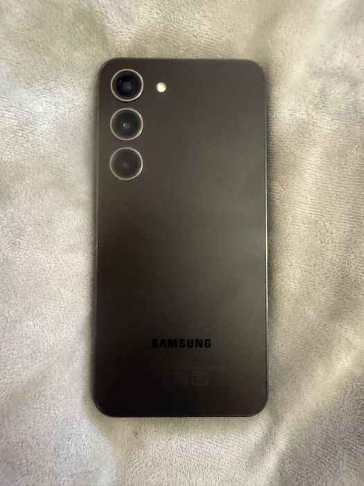Продам телефон Samsung S23