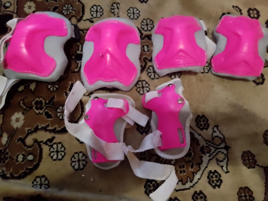 Продам ролики . Розмір 36-38 В гарному стані.