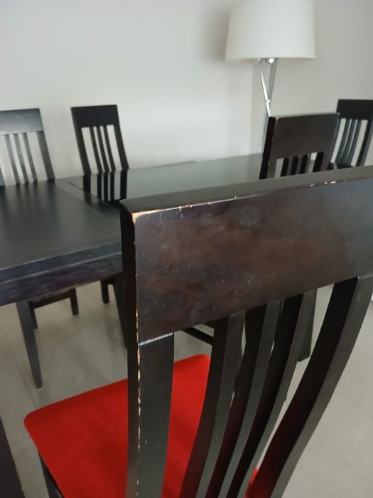 Mesa de jantar extensivel e cadeiras
