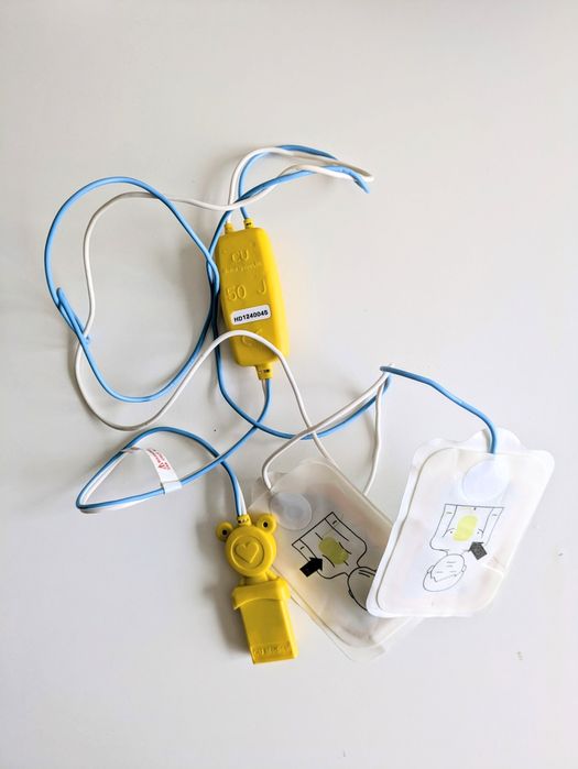 Defibrylator Medtronic LIFEPAK 1000 - bez bateri