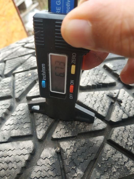 Резина зимова Bridgestone Blizzak DM-V2 285\50 R20