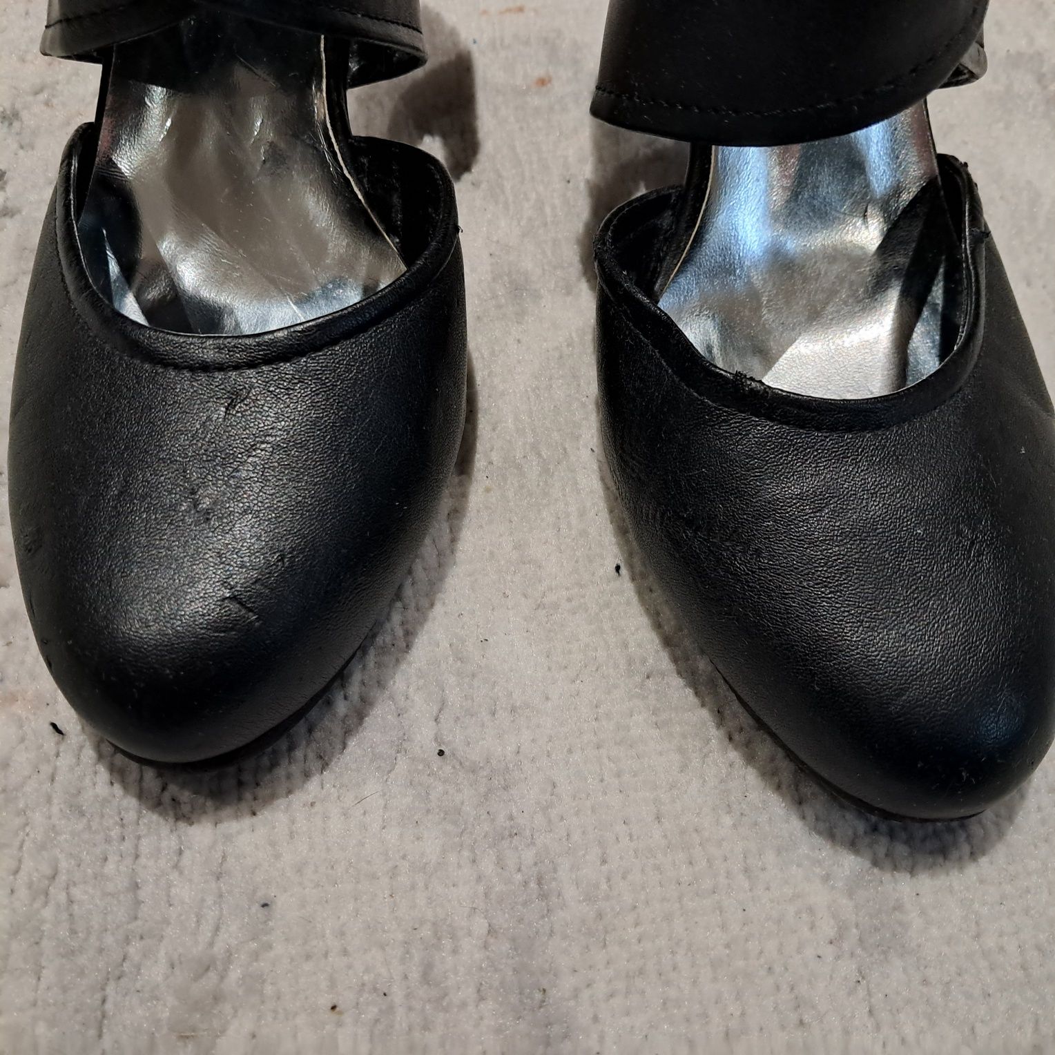 Buty damskie na obcasie czarne roz 38
