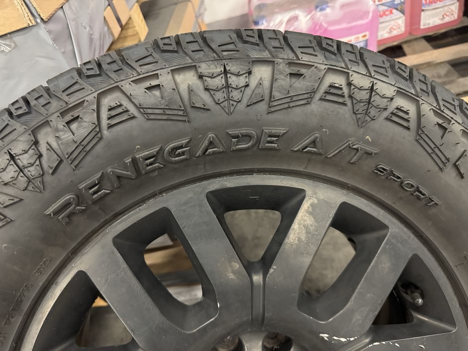 FELGI OPONY Nissan Navara D40 31,5 cala 285/60R18 RADAR RENEGADE AT