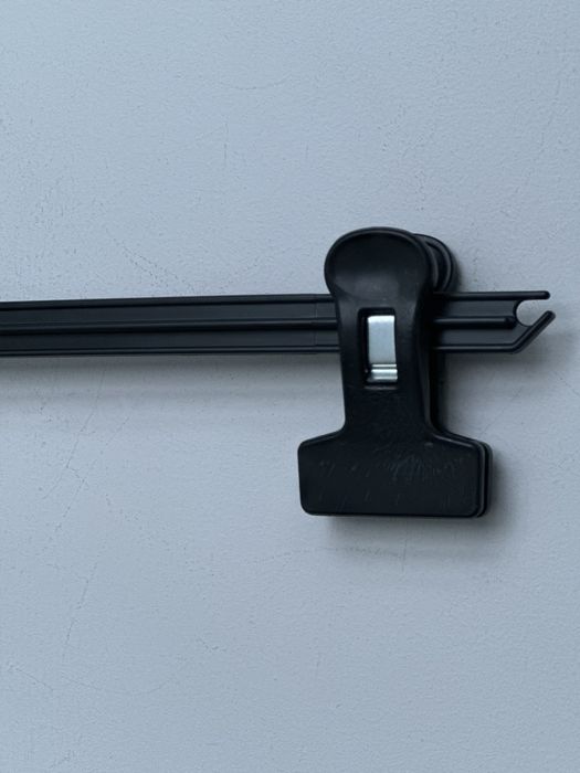 Вішалкі для одягу - прищепки для брюк та плечики