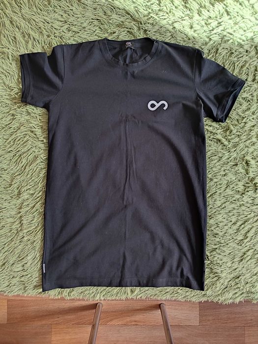 Жіночі футболки, футболки-топи, блузи, малі і великі.