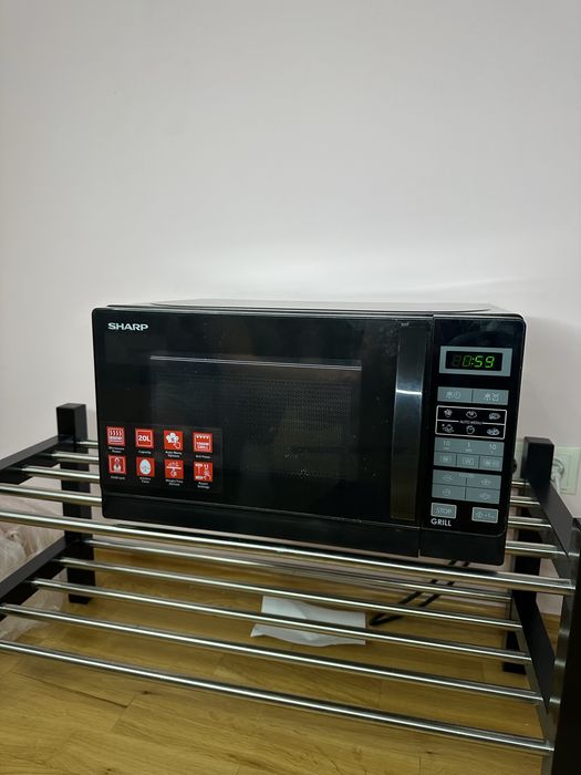 Kuchenka mikrofalowa Sharp R-642 BKW 800W 20L Czarna