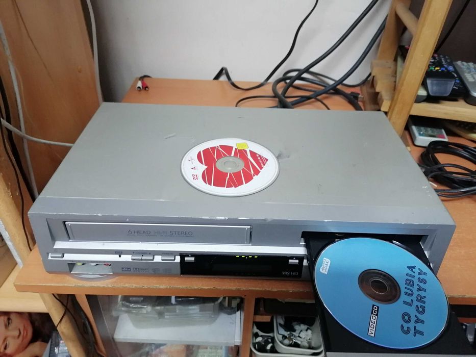 Magnetowid VHS Orion DVD/VR 2961X Combo