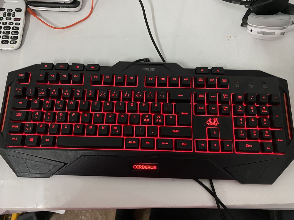 Ігрова клавіатура ASUS Cerberus Keyboard