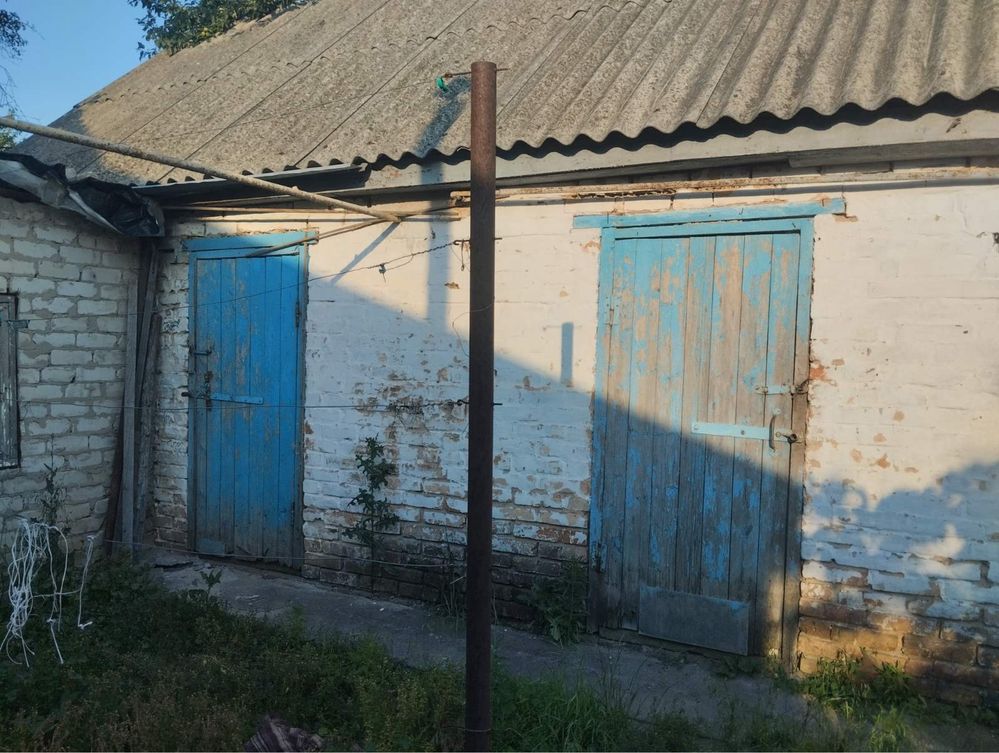 Продаж будинок у жилому стані