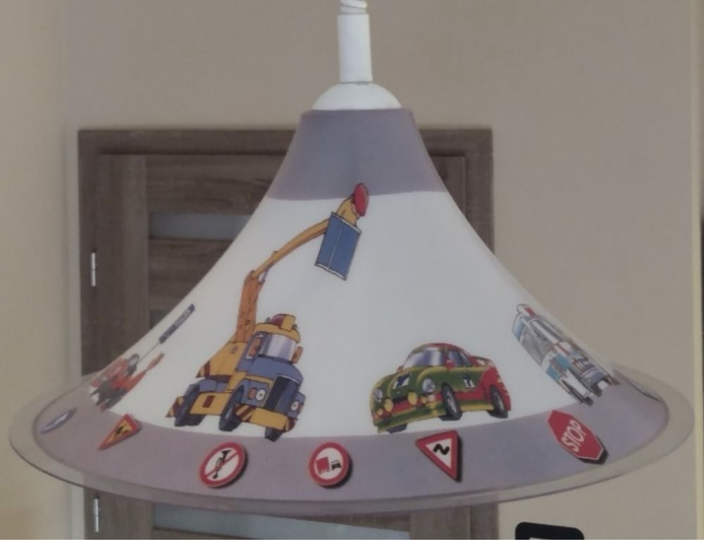 Lampa sufitowa dla chłopca do pokoju dziecięcego