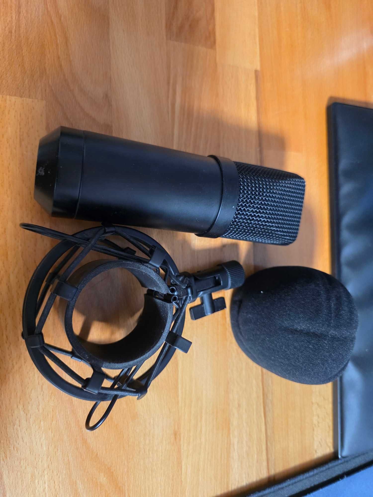 Mikrofon pojemnościowy USB - Alctron UM900