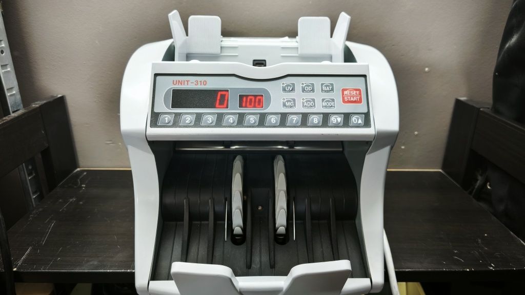 Liczarka do banknotów Unit 310 stan bdb jak nowa