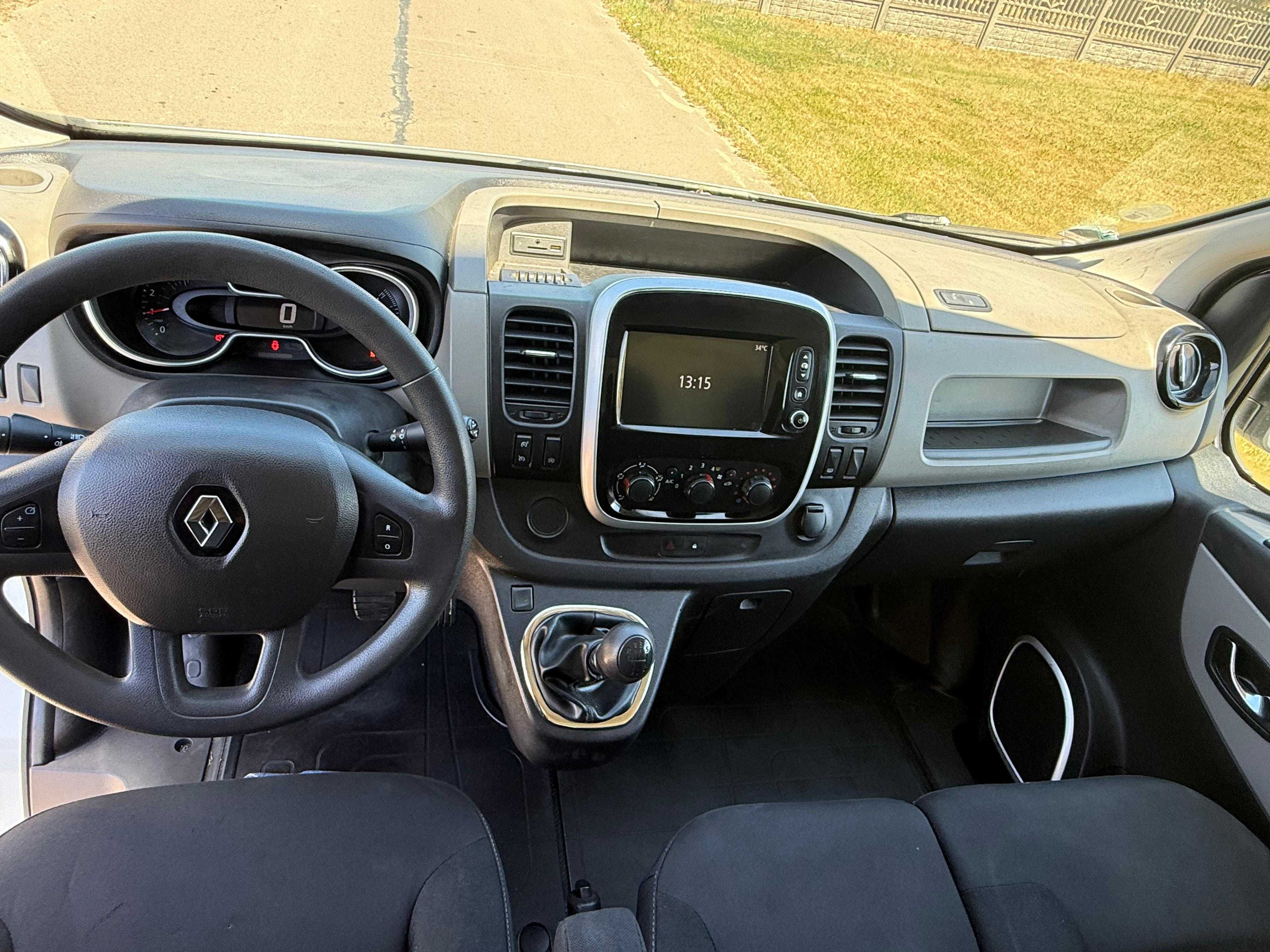 Renault trafic III , 2017 rok stan bardzo dobry 150 tys km