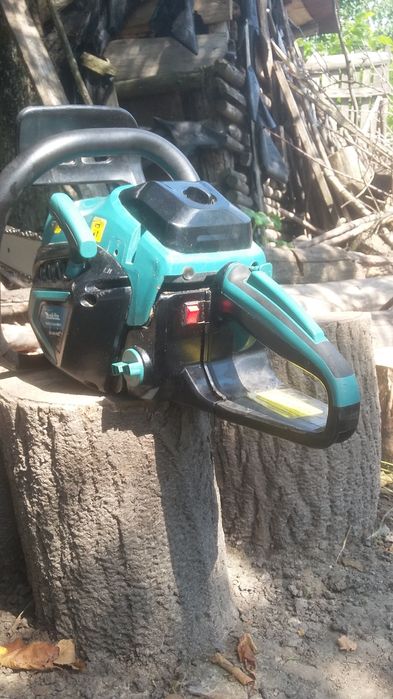 Бензо пилка EA7300 P50E