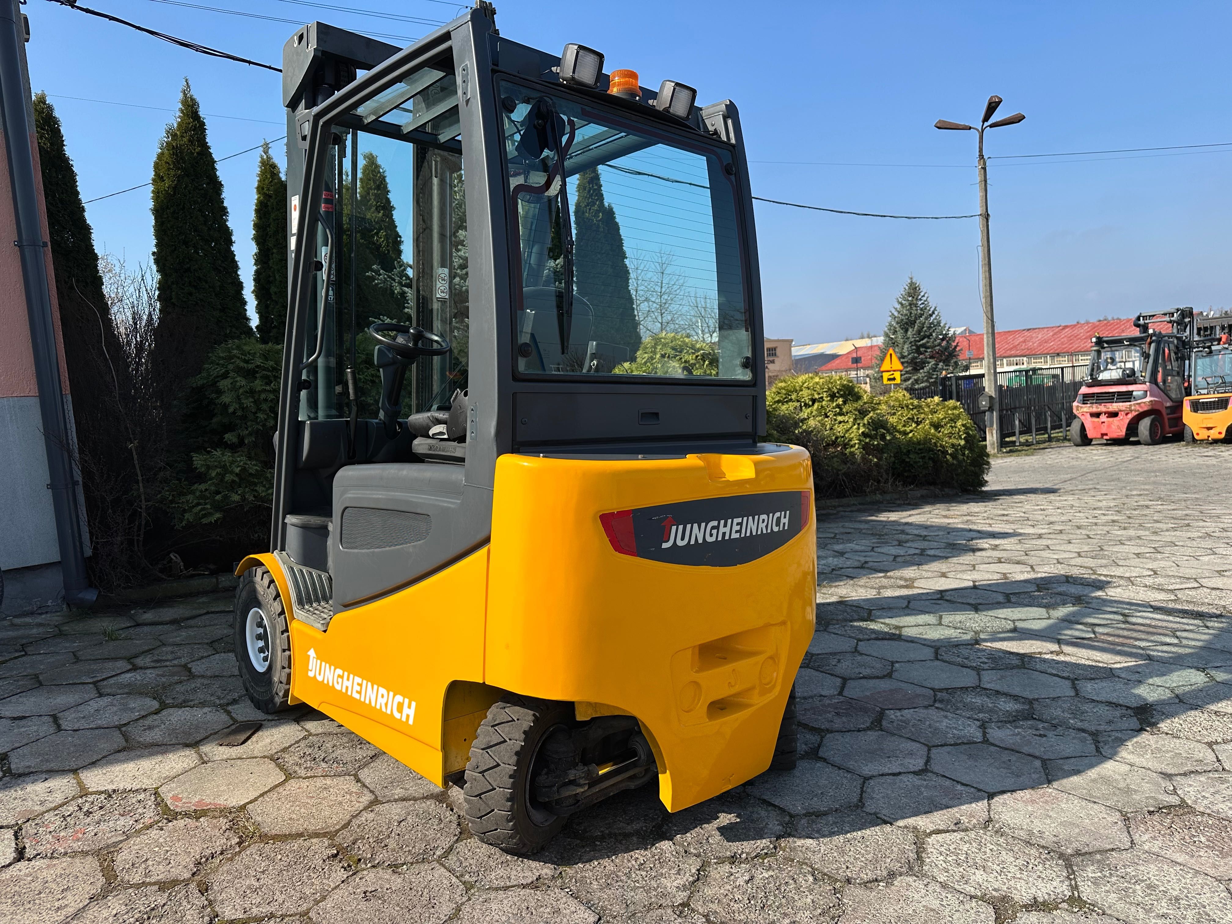 Wózek Widłowy Jungheinrich EFG425 bateria 2020 Rok,2,5t