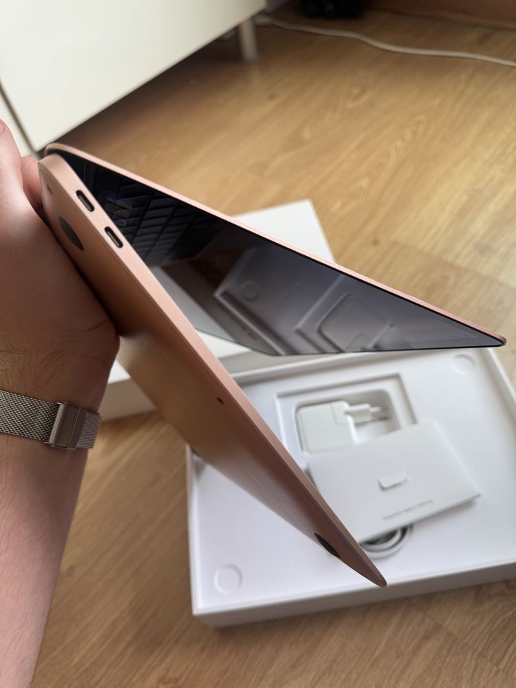 Macbook Air 2019 de 13” de 128gb com fatura ( Como Novo )