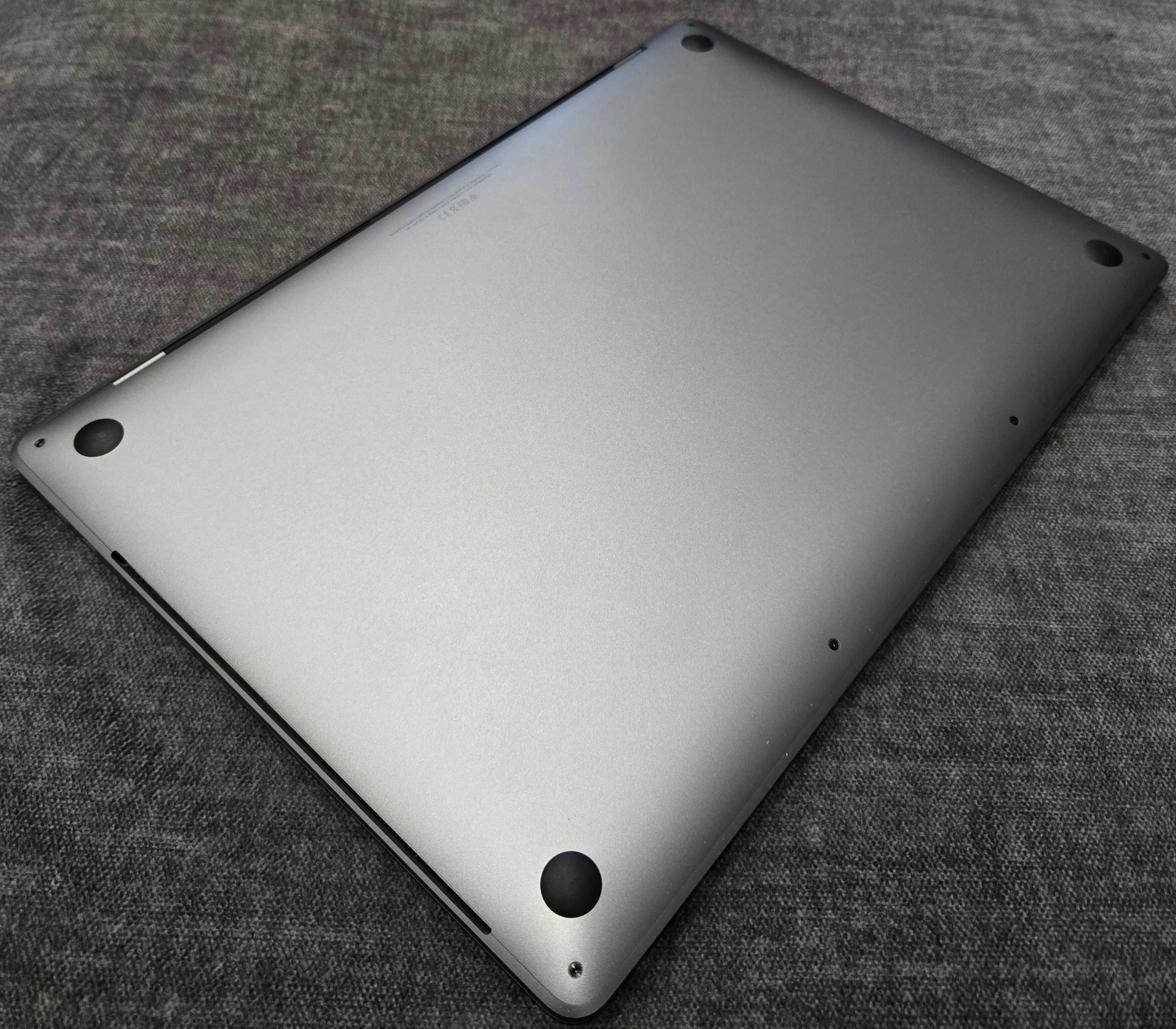 [Відмінний] Macbook Pro 16" 2019 i9/16/1TB/5500M 4GB + Чохол + 96W