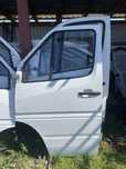 Двері передні ліві праві Sprinter W901-905 CDI