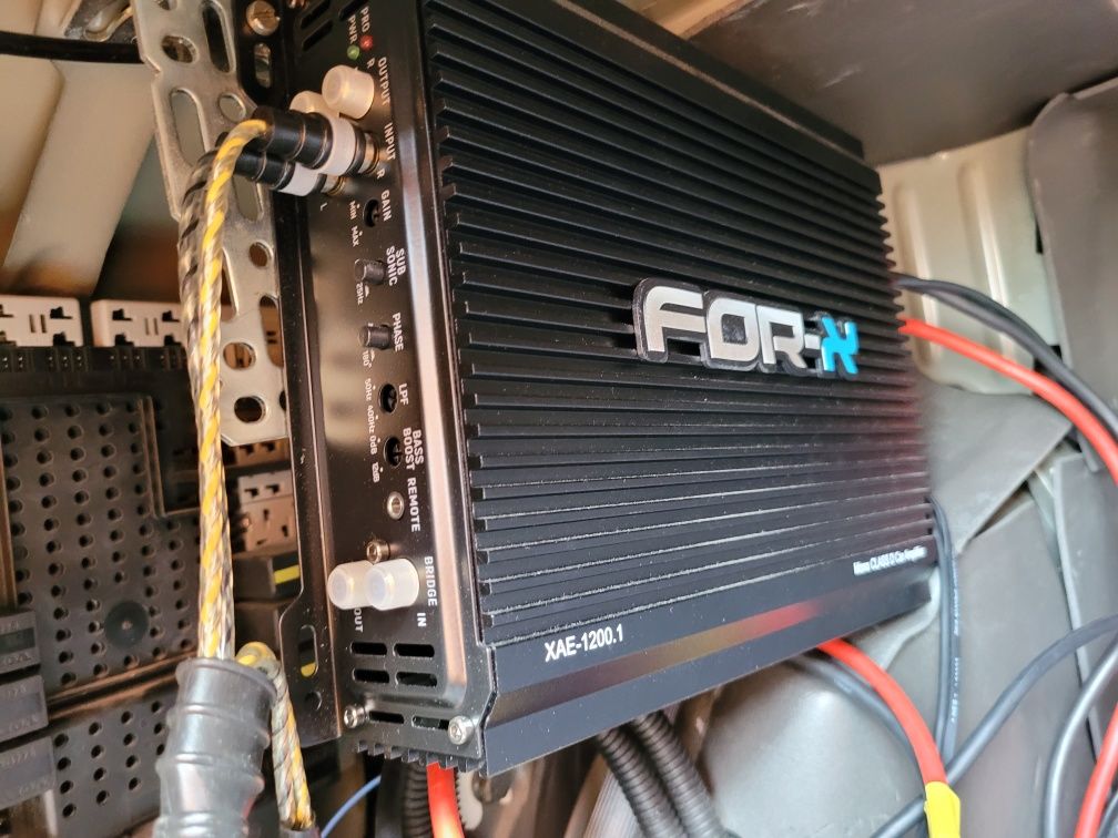 Wzmacniacz mono 1200W w 1ohm