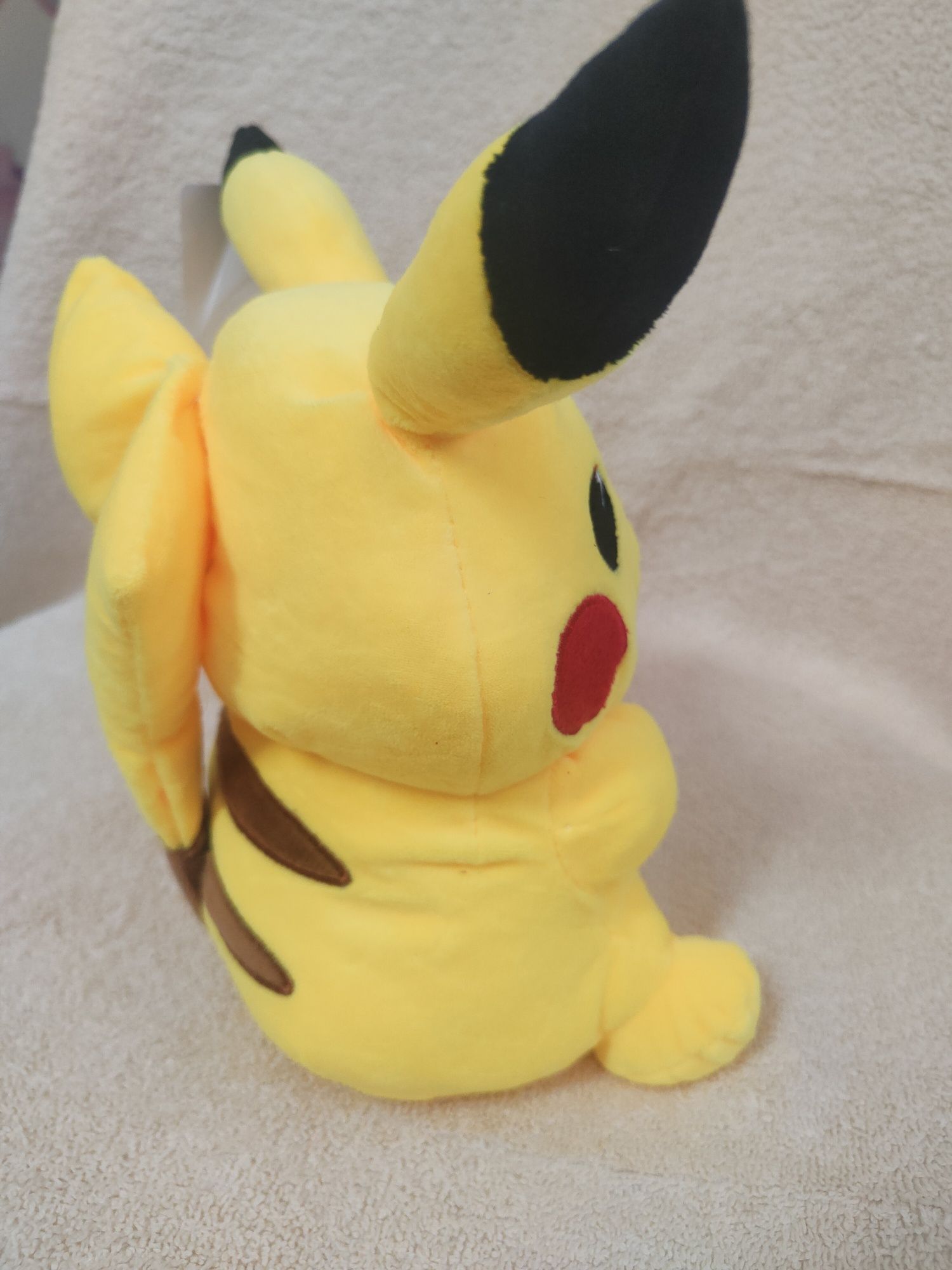 Pikachu Pokemon maskotka pluszak 21 cm