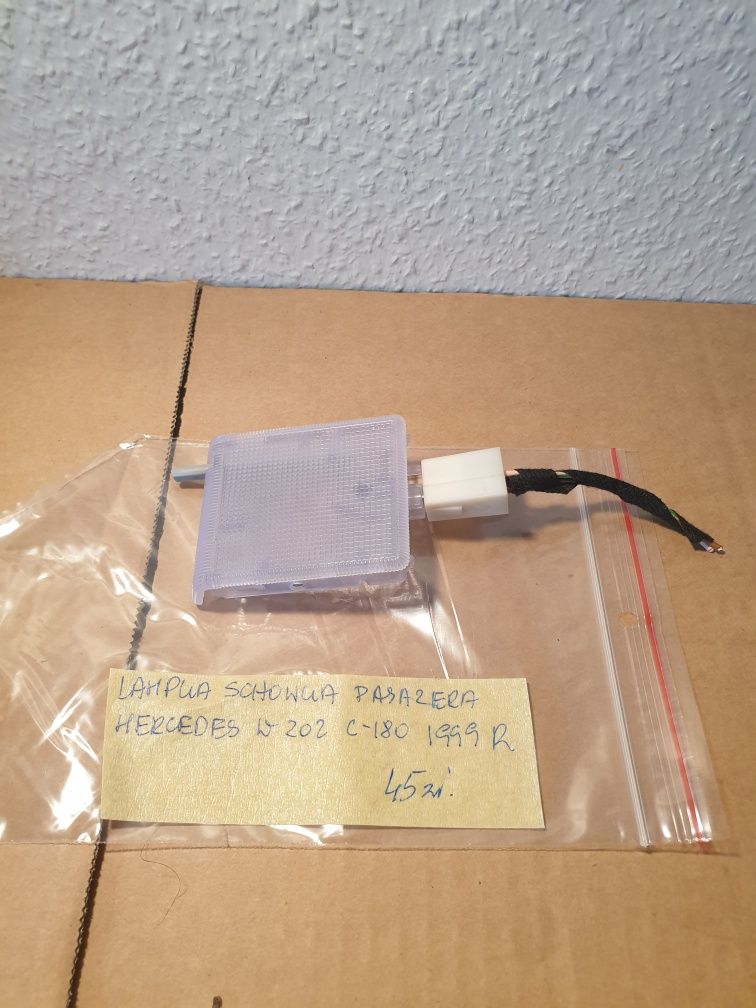 Lampka schowka mercedes W 202 C-180 99 rok