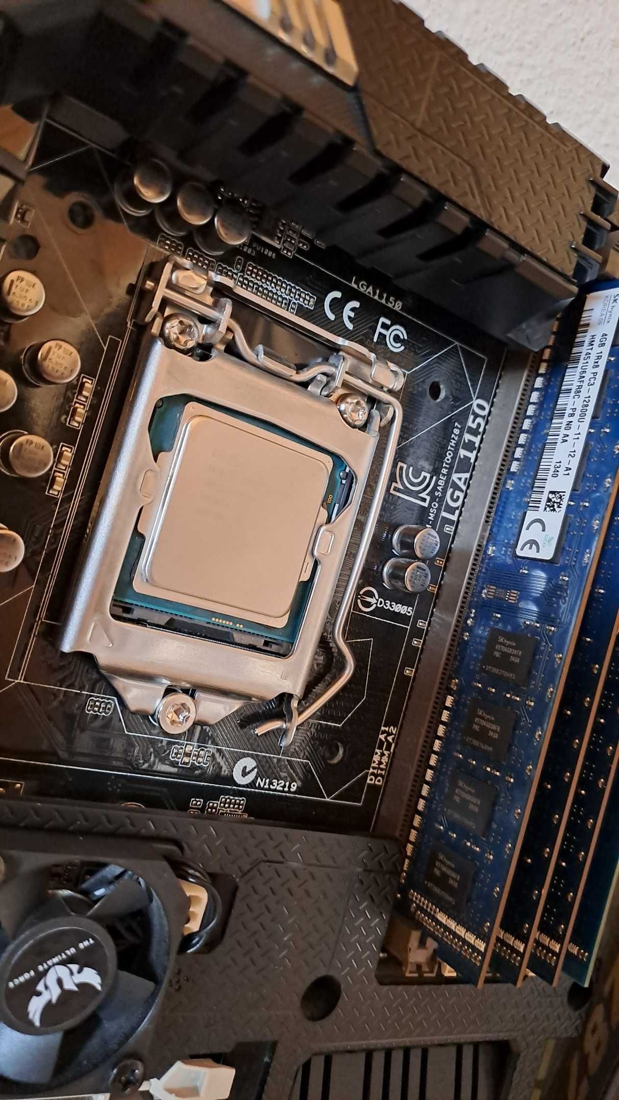 Bundle Core i5-4590 / Board Asus Z87 Sabertooth / 20GB DDR3 Hynix