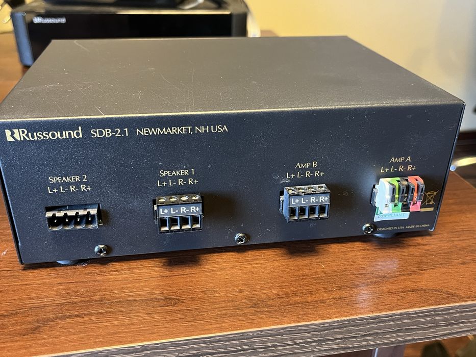 Russound SDB-2.1 Selektor Głośników rozdzielacz